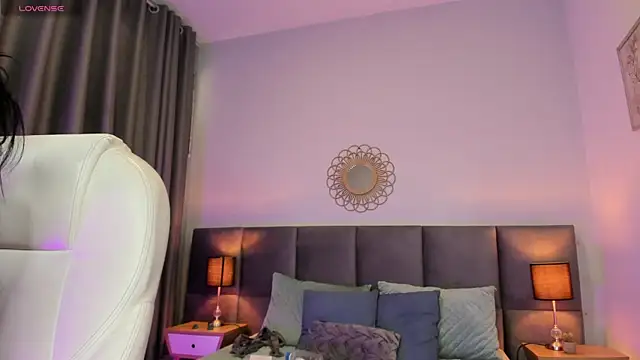 Chloe fischer  online show from 07.07.26