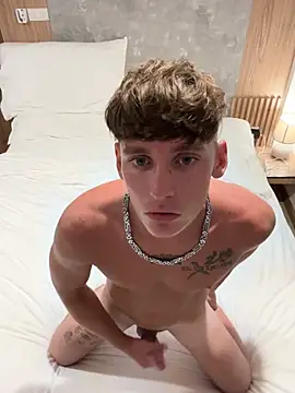 Hornyyoungstud123 online show from 07.07.26