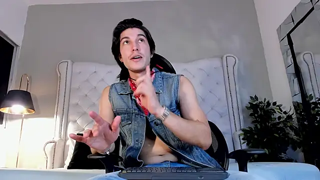 Karimferrer online show from 11.14.25