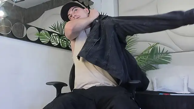 Karimferrer online show from 02.20.26