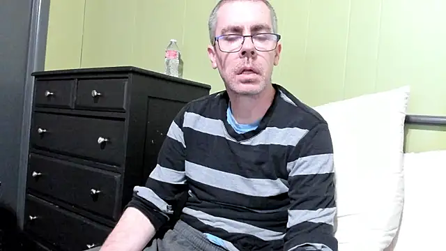 Snapshot of ImportantEquator0 chatting on 09.28.25 ImportantEquator0 online show from 09.28.25