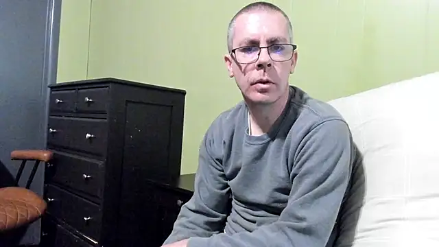 Snapshot of ImportantEquator0 chatting on 10.15.25 ImportantEquator0 online show from 10.15.25