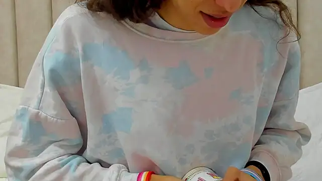 FreyaMoller online show from 11.26.25