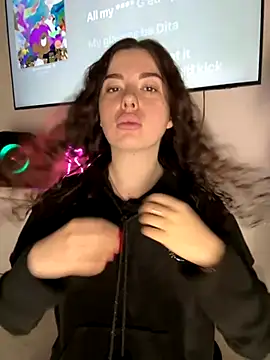 Kimi Ass online show from 10.20.25