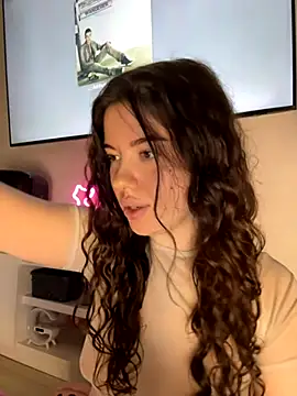 Kimi Ass online show from 10.28.25