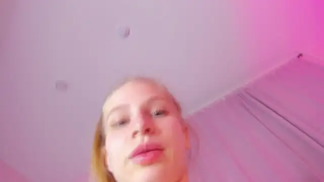 Elis Fox online show from 03.04.25