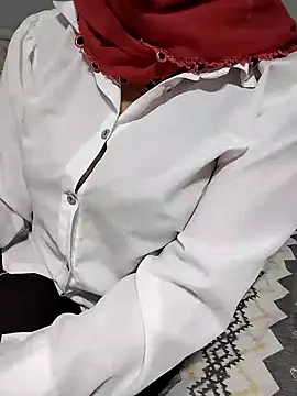 Snapshot of _Sahra_ chatting on 12.29.24 Sahra online show from 12.29.24