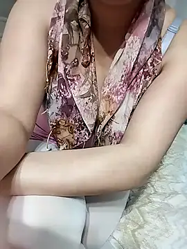 Snapshot of _Sahra_ chatting on 02.17.25 Sahra online show from 02.17.25