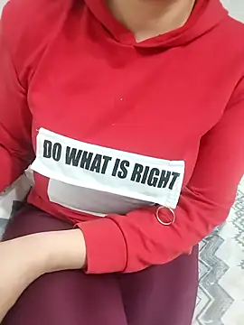 Snapshot of _Sahra_ chatting on 11.07.25 Sahra online show from 11.07.25