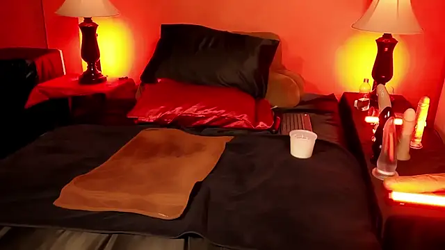 Snapshot of JenniferCD chatting on 02.23.26 JenniferCD online show from 02.23.26