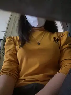 Snapshot of Tuongvy05 chatting on 12.20.24 Tuongvy05 online show from 12.20.24