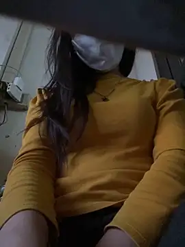 Snapshot of Tuongvy05 chatting on 12.23.24 Tuongvy05 online show from 12.23.24