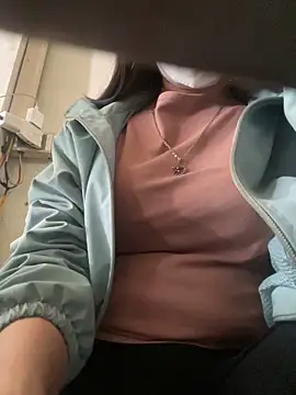 Snapshot of Tuongvy05 chatting on 12.25.24 Tuongvy05 online show from 12.25.24