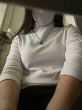 Snapshot of Tuongvy05 chatting on 12.27.24 Tuongvy05 online show from 12.27.24