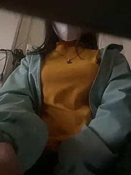 Snapshot of Tuongvy05 chatting on 12.28.24 Tuongvy05 online show from 12.28.24