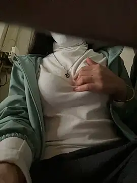 Snapshot of Tuongvy05 chatting on 12.30.24 Tuongvy05 online show from 12.30.24