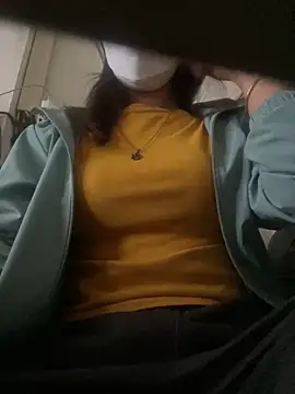 Snapshot of Tuongvy05 chatting on 01.02.25 Tuongvy05 online show from 01.02.25