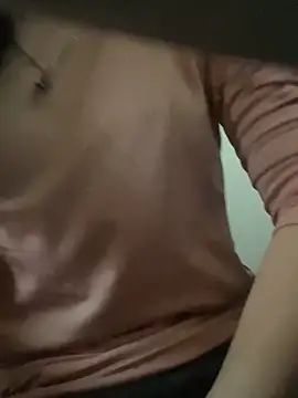 Snapshot of Tuongvy05 chatting on 01.04.25 Tuongvy05 online show from 01.04.25