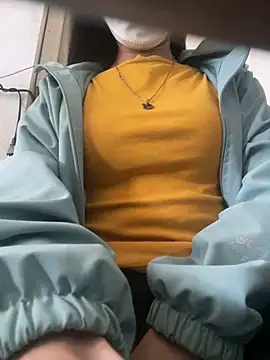 Snapshot of Tuongvy05 chatting on 01.13.25 Tuongvy05 online show from 01.13.25