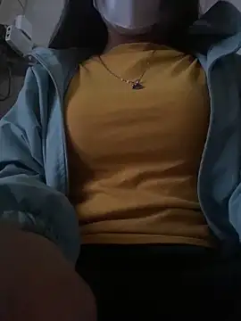 Snapshot of Tuongvy05 chatting on 01.14.25 Tuongvy05 online show from 01.14.25