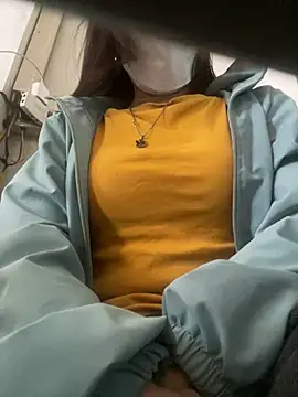 Snapshot of Tuongvy05 chatting on 01.15.25 Tuongvy05 online show from 01.15.25