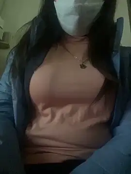 Snapshot of Tuongvy05 chatting on 01.15.25 Tuongvy05 online show from 01.15.25