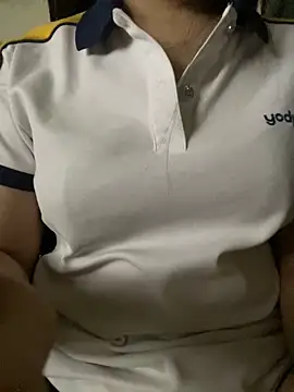 Snapshot of Tuongvy05 chatting on 09.27.25 Tuongvy05 online show from 09.27.25