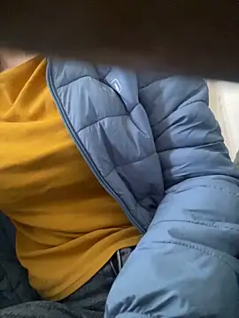 Snapshot of Tuongvy05 chatting on 12.04.25 Tuongvy05 online show from 12.04.25