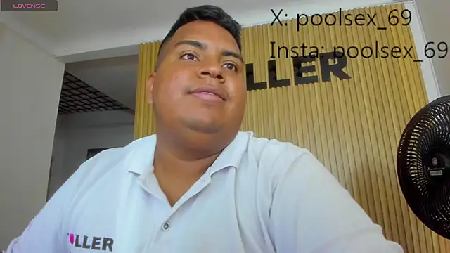 Snapshot of Poolsex_69 chatting on 10.22.25 Poolsex 69 online show from 10.22.25