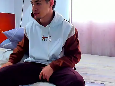 Snapshot of Chandler_ken chatting on 11.28.25 Chandler ken online show from 11.28.25