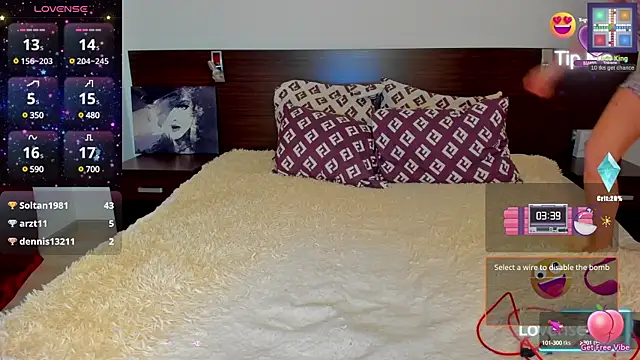 Snapshot of Hanna_Becrett17 chatting on 12.25.24 Hanna Becrett17 online show from 12.25.24