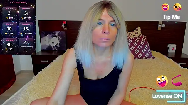 Snapshot of Hanna_Becrett17 chatting on 03.05.25 Hanna Becrett17 online show from 03.05.25