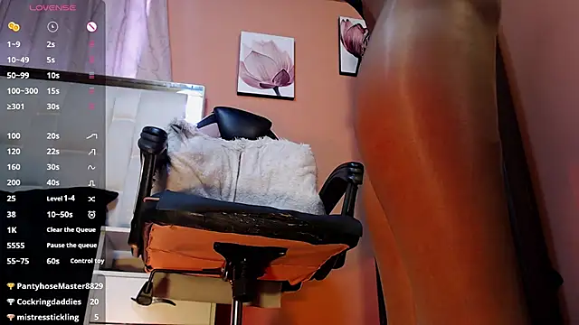 LiaTaylorr online show from 04.15.26