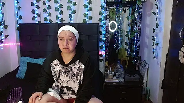 Snapshot of the_lesbian_game chatting on 09.12.25 the lesbian game online show from 09.12.25