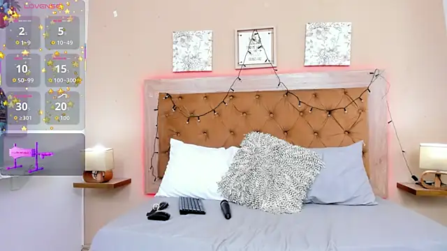 CristalLoren online show from 12.18.25