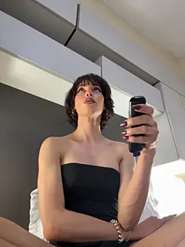 Snapshot of Carlita_cute chatting on 06.18.26 Carlita cute online show from 06.18.26