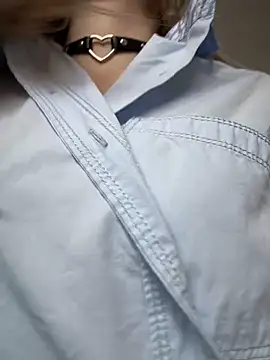 Snapshot of Crazy-Rosa chatting on 02.18.25 Crazy-Rosa online show from 02.18.25