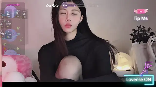 Snapshot of O0_0Q chatting on 12.13.24 O0 0Q online show from 12.13.24