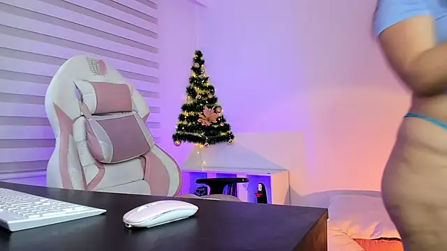 Snapshot of Gaby_Miller22 chatting on 12.09.24 Gaby Miller22 online show from 12.09.24