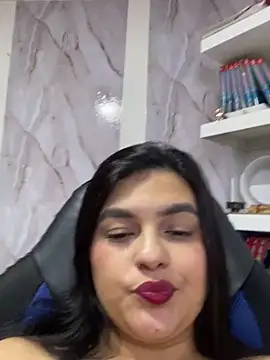 Snapshot of alayasmile chatting on 10.02.25 alayasmile online show from 10.02.25