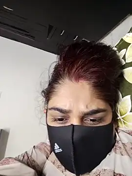 kirti  arora online show from 09.18.25