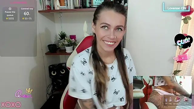 Snapshot of sweetlittlelisa chatting on 05.13.26 sweetlittlelisa online show from 05.13.26