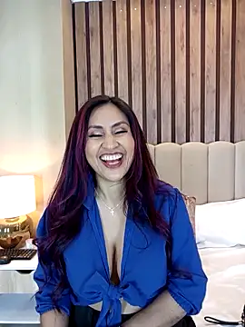 MonicaMoret online show from 03.10.25