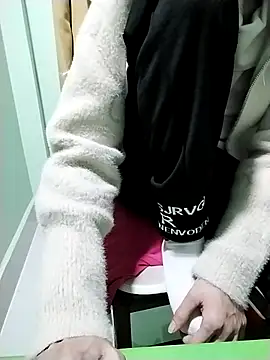 Luxcute286 online show from 02.22.25