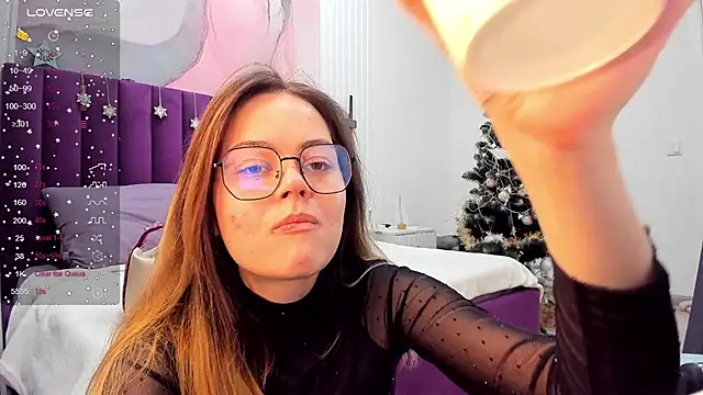Snapshot of Kelly_Cuutie chatting on 01.10.25 Kelly Cuutie online show from 01.10.25