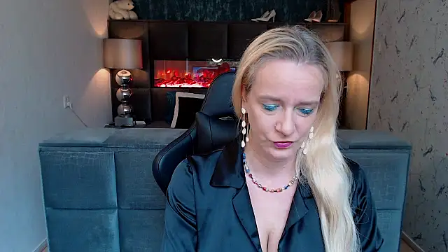 Snapshot of Wendysexyx chatting on 09.27.25 Wendysexyx online show from 09.27.25