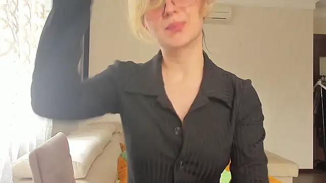 Snapshot of Lilith_lutherlow chatting on 05.31.26 Lilith lutherlow online show from 05.31.26