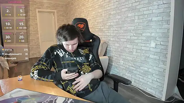 Snapshot of iliaskrislove chatting on 03.16.25 iliaskrislove online show from 03.16.25
