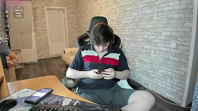 Snapshot of iliaskrislove chatting on 03.18.25 iliaskrislove online show from 03.18.25