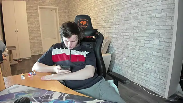 Snapshot of iliaskrislove chatting on 03.21.25 iliaskrislove online show from 03.21.25